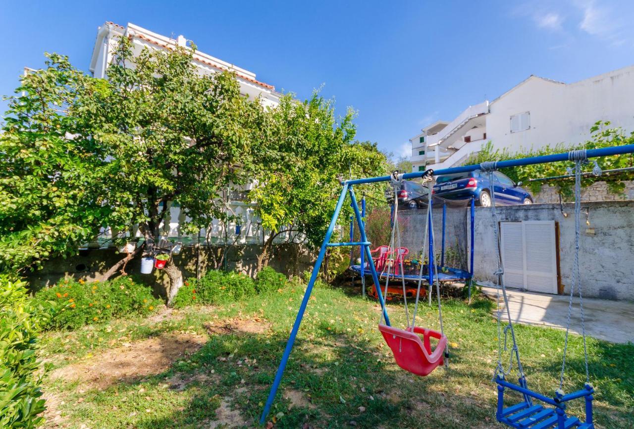 Apartments Pela Lopar Ngoại thất bức ảnh