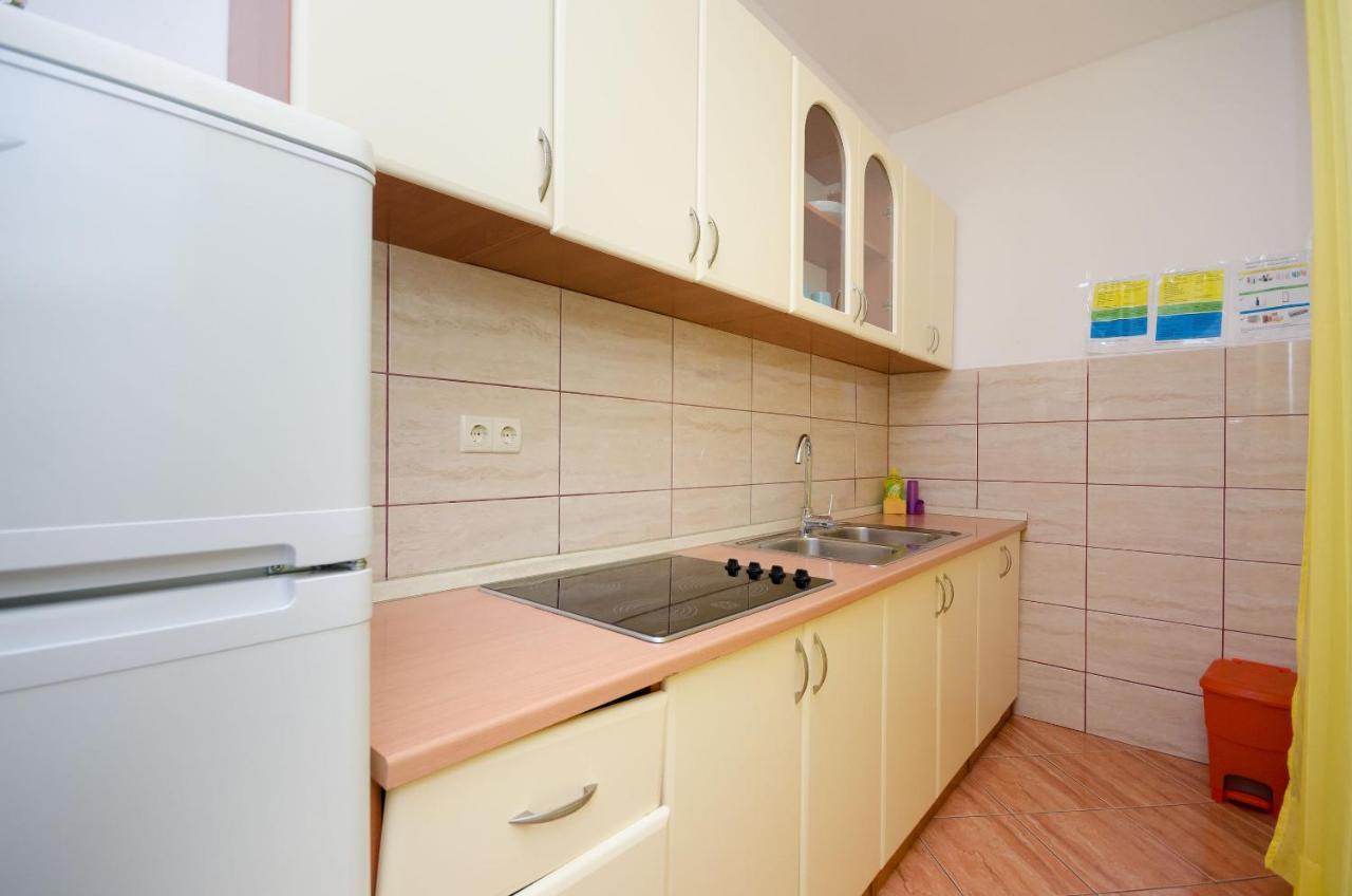 Apartments Pela Lopar Ngoại thất bức ảnh