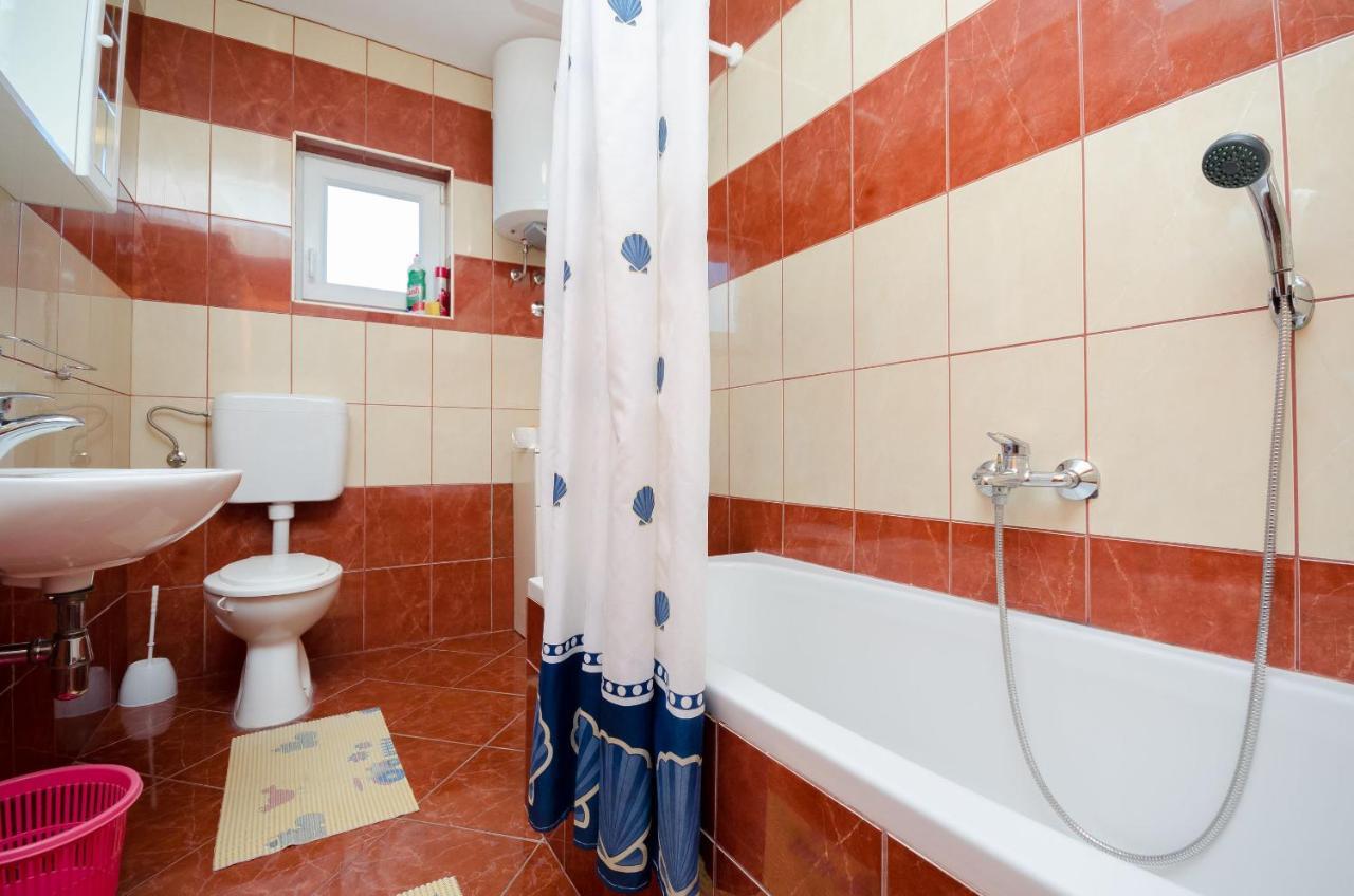 Apartments Pela Lopar Ngoại thất bức ảnh