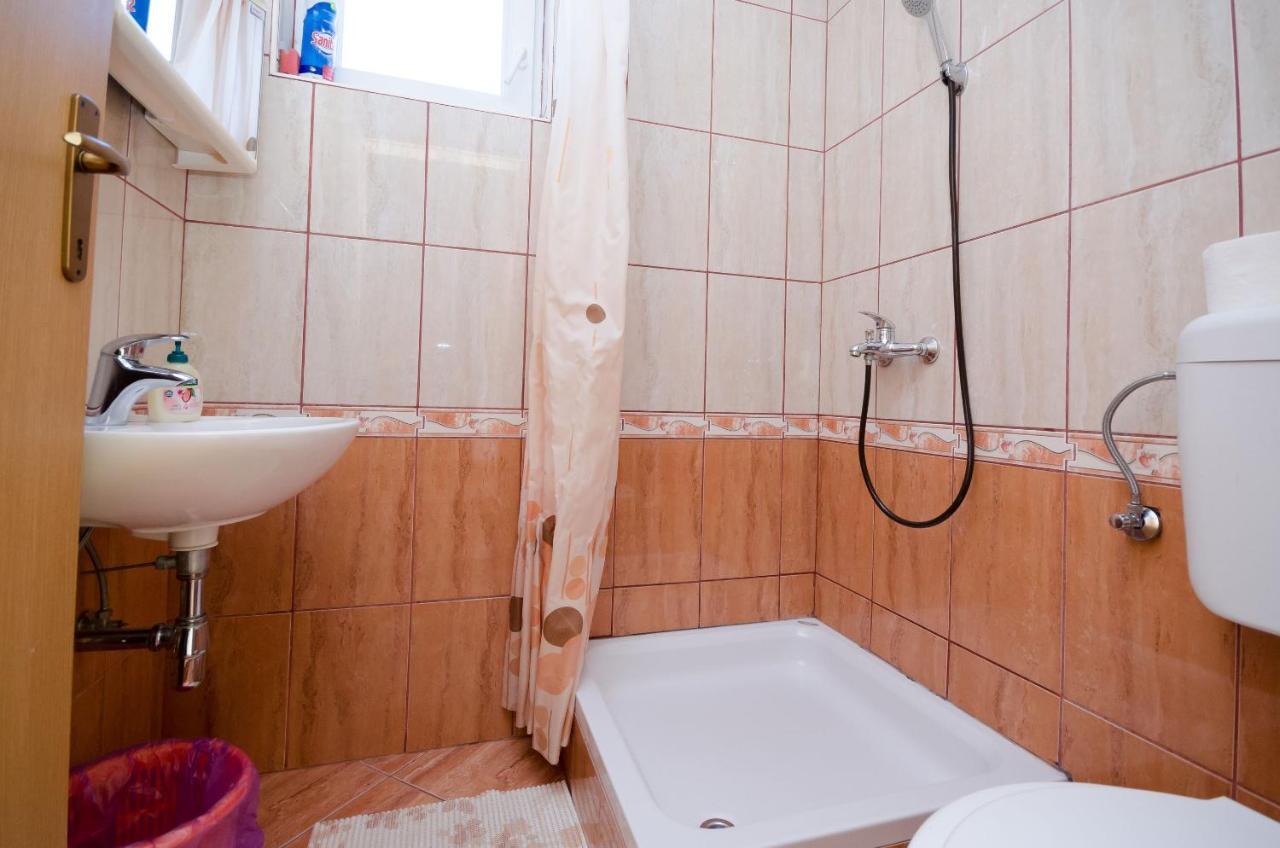 Apartments Pela Lopar Ngoại thất bức ảnh
