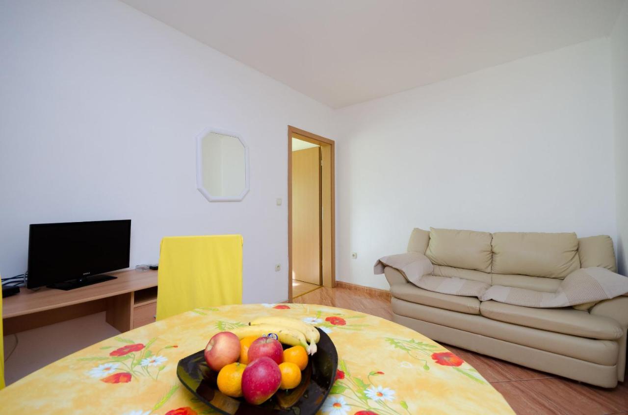Apartments Pela Lopar Ngoại thất bức ảnh