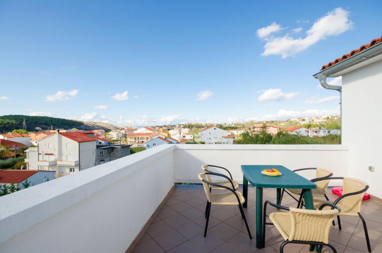 Apartments Pela Lopar Ngoại thất bức ảnh