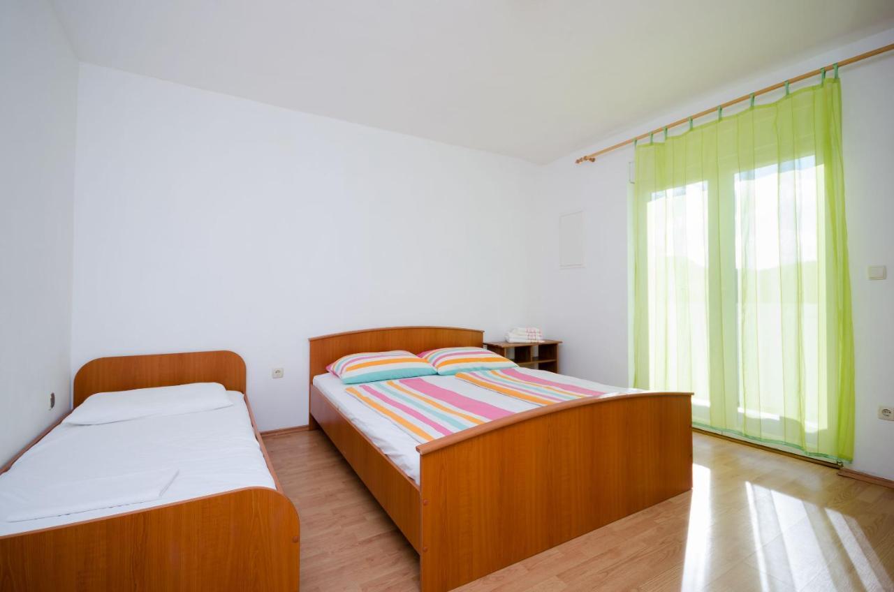 Apartments Pela Lopar Ngoại thất bức ảnh