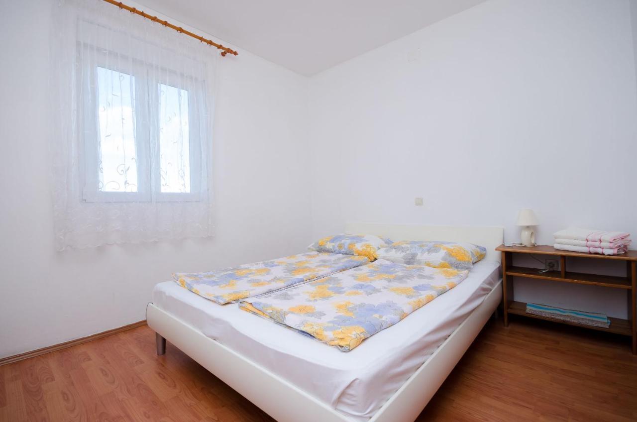 Apartments Pela Lopar Ngoại thất bức ảnh