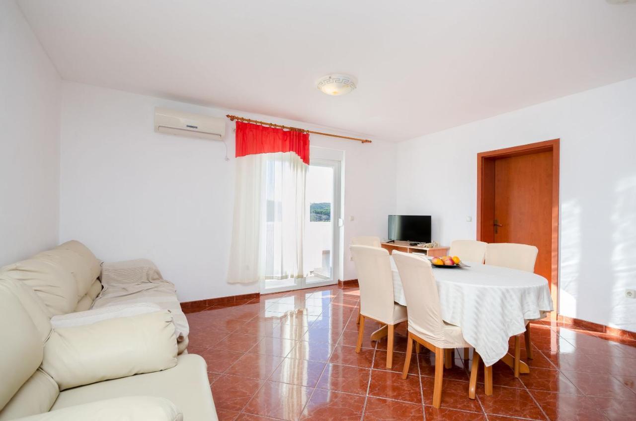 Apartments Pela Lopar Ngoại thất bức ảnh