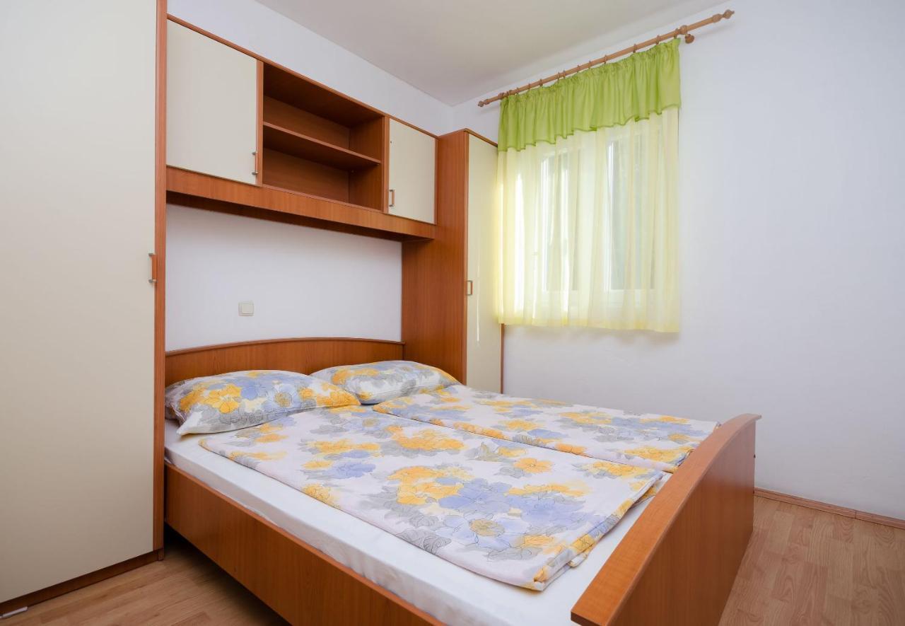 Apartments Pela Lopar Ngoại thất bức ảnh