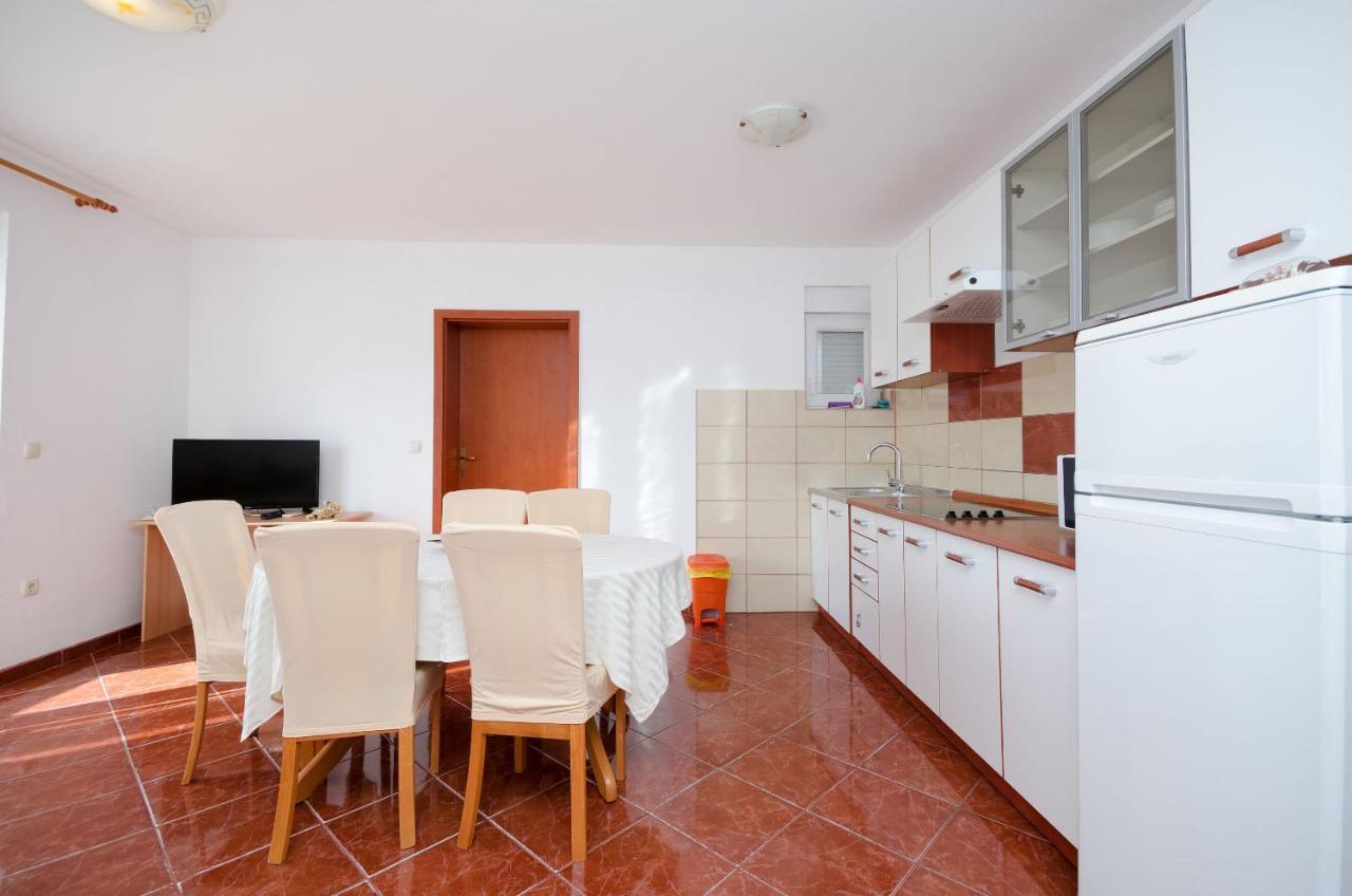 Apartments Pela Lopar Ngoại thất bức ảnh