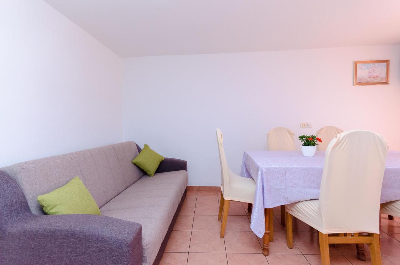 Apartments Pela Lopar Ngoại thất bức ảnh