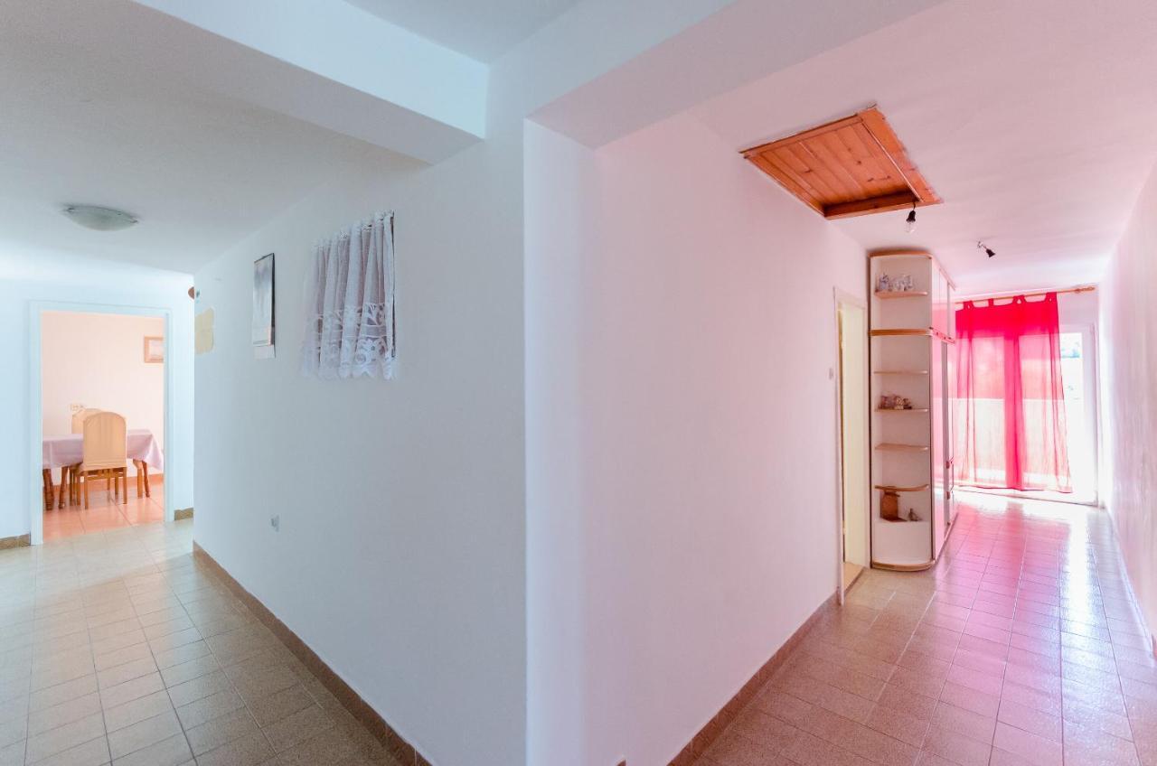 Apartments Pela Lopar Ngoại thất bức ảnh