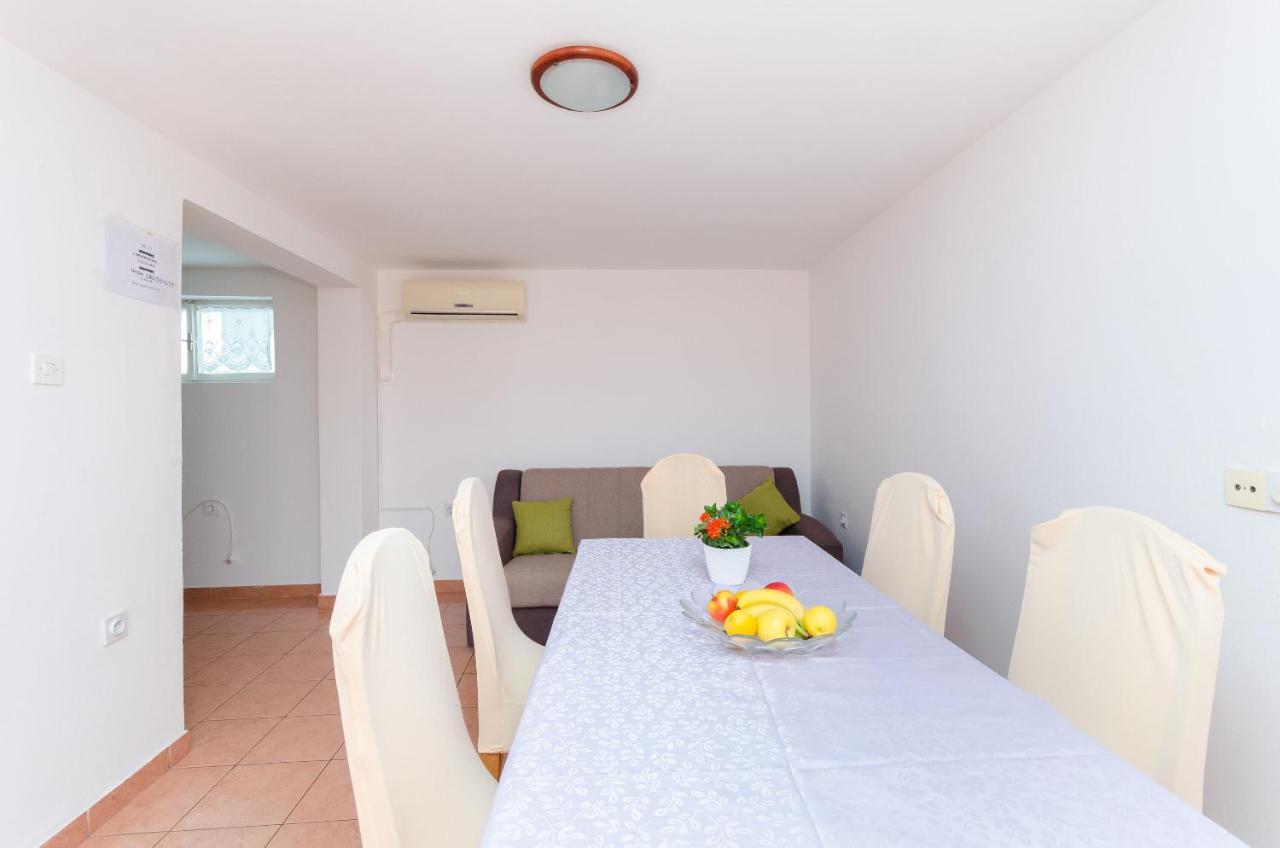 Apartments Pela Lopar Ngoại thất bức ảnh